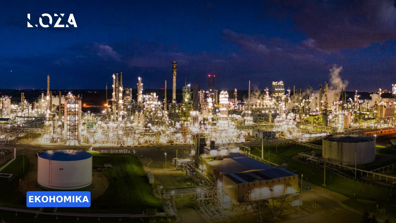 Удари по НПЗ змушують IEA зрізати прогнози видобутку нафти в РФ