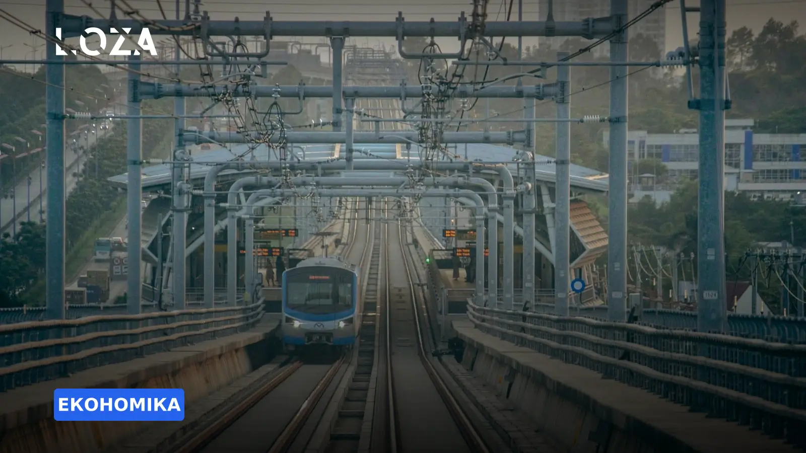 Київський транспорт став заручником обстрілів: чому зупинилися метро і електрички